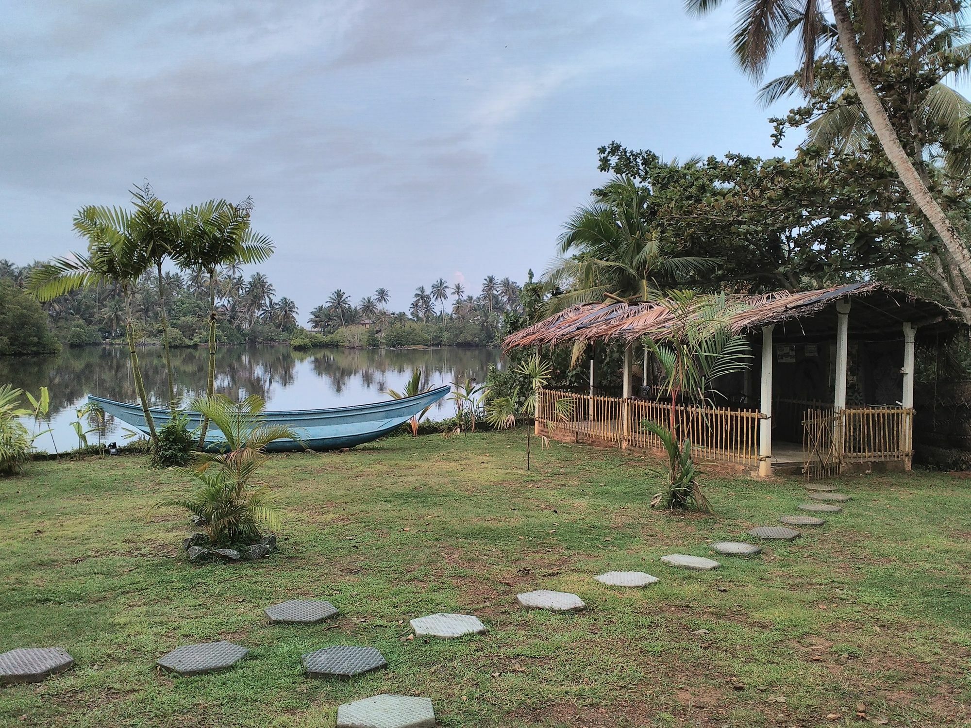 Blue Whale Lagoon Resort Ahangama Exterior photo